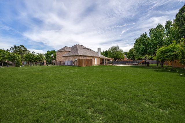 6623 Sapphire Circle S, Colleyville, TX 76034