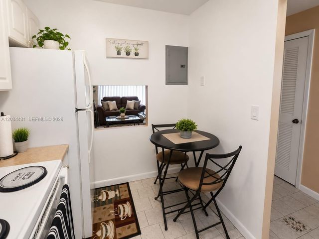 2801 N Pine Island Rd 304, Sunrise, FL 33322