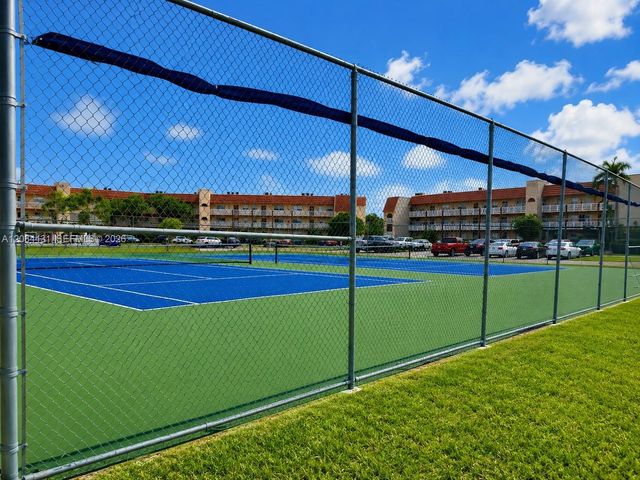2801 N Pine Island Rd 304, Sunrise, FL 33322