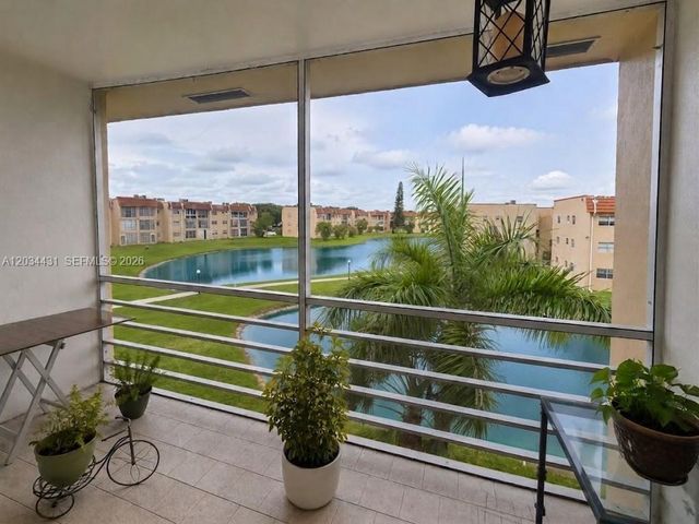 2801 N Pine Island Rd 304, Sunrise, FL 33322