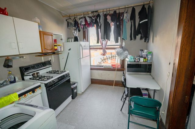 365 Earl Street, Saint Paul, MN 55106