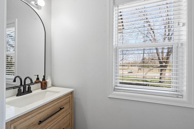 668 Newberry Lane, Chaska, MN 55318