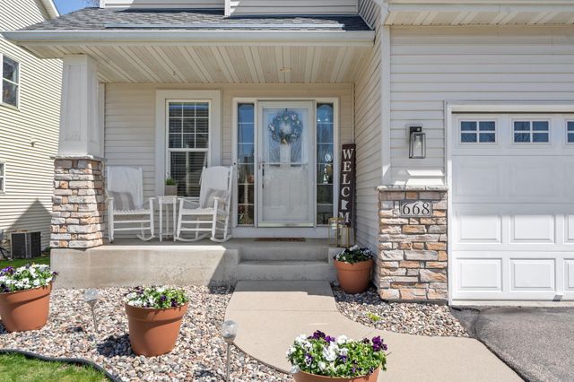 668 Newberry Lane, Chaska, MN 55318