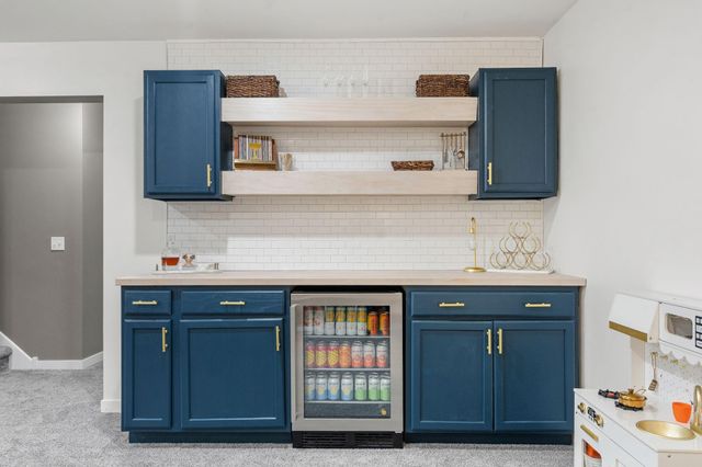 668 Newberry Lane, Chaska, MN 55318