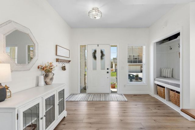 668 Newberry Lane, Chaska, MN 55318