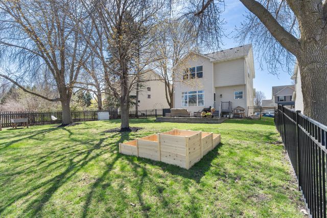 668 Newberry Lane, Chaska, MN 55318