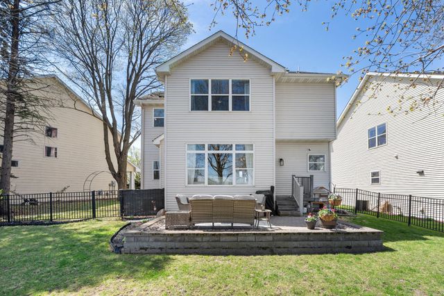 668 Newberry Lane, Chaska, MN 55318