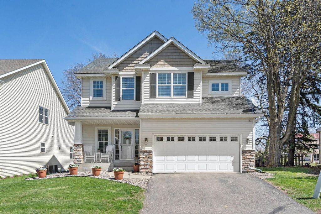 668 Newberry Lane, Chaska, MN 55318