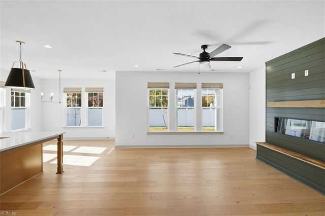 1266 Sebastian CT, Chesapeake, VA 23322