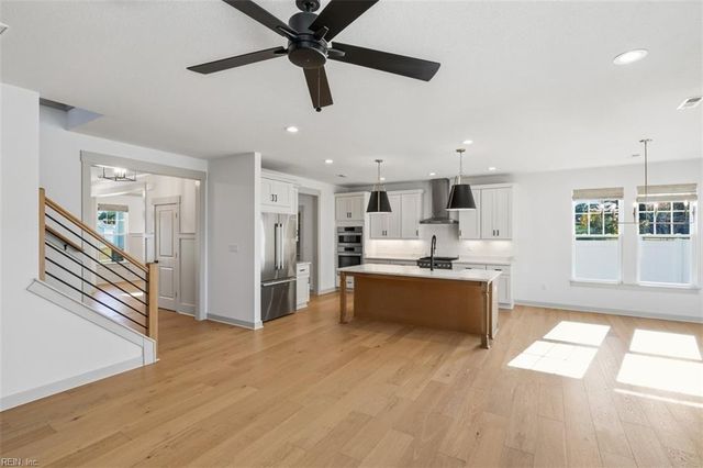 1266 Sebastian CT, Chesapeake, VA 23322