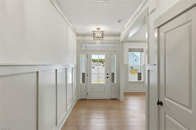 1266 Sebastian CT, Chesapeake, VA 23322