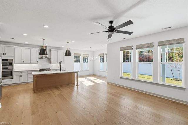 1266 Sebastian CT, Chesapeake, VA 23322