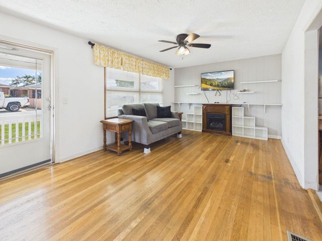 123 Township Road 1097, Chesapeake, OH 45619