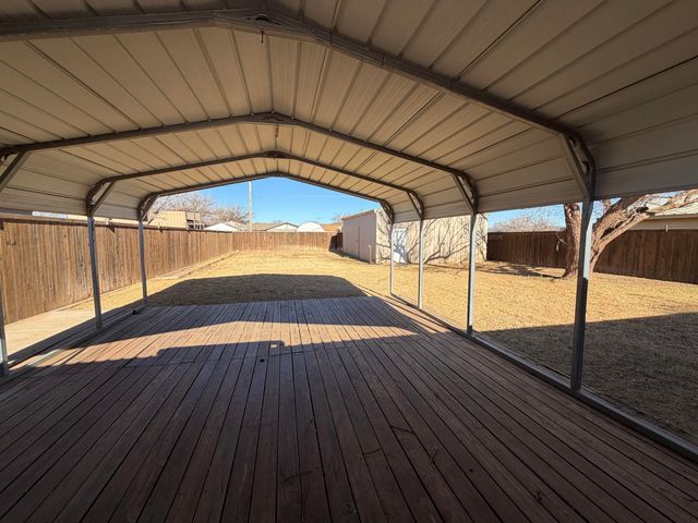 1010 W Hockley Street, Slaton, TX 79364