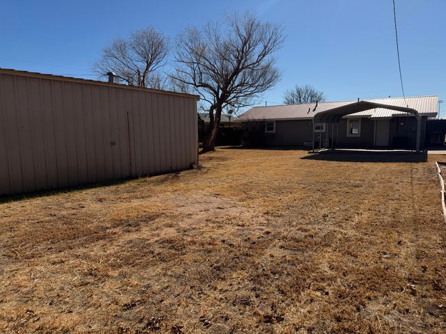 1010 W Hockley Street, Slaton, TX 79364