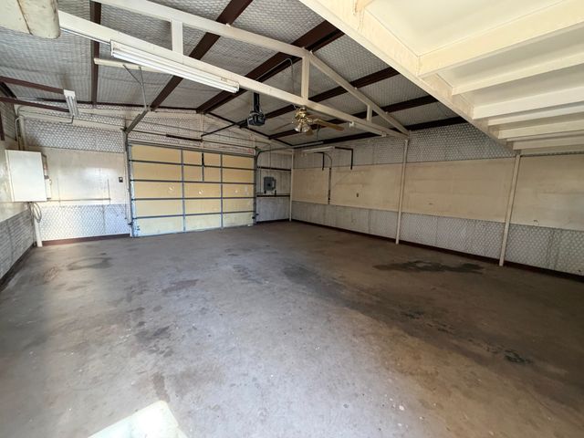 1010 W Hockley Street, Slaton, TX 79364