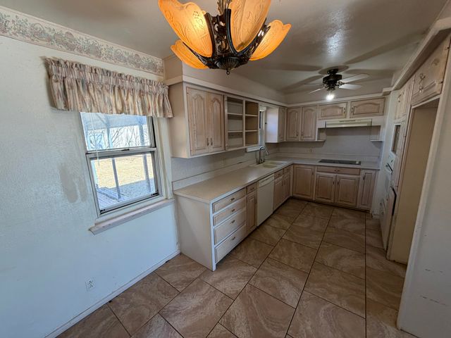 1010 W Hockley Street, Slaton, TX 79364