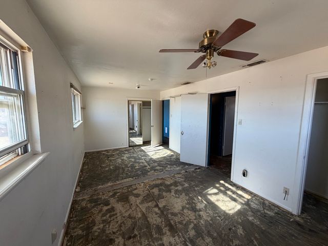 1010 W Hockley Street, Slaton, TX 79364