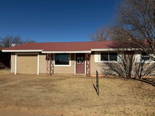 1010 W Hockley Street, Slaton, TX 79364