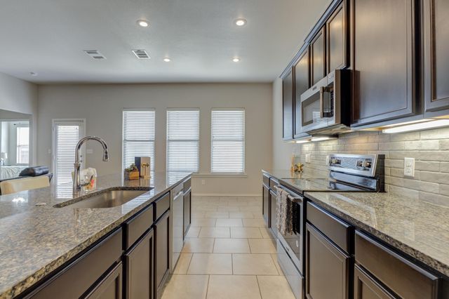 7201 94th Street, Lubbock, TX 79424