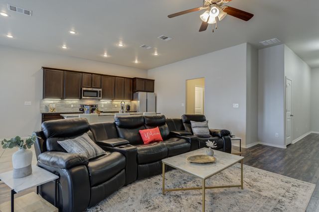 7201 94th Street, Lubbock, TX 79424