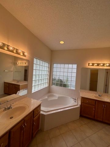 111 Hanging Moss Drive, St Simons Island, GA 31522