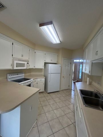 111 Hanging Moss Drive, St Simons Island, GA 31522