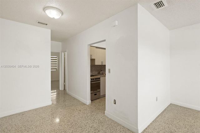 3211 NW 13th Ter 3211, Miami, FL 33125