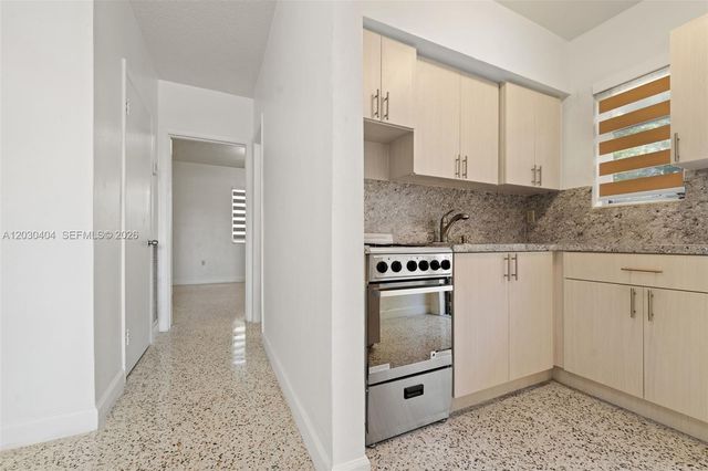 3211 NW 13th Ter 3211, Miami, FL 33125