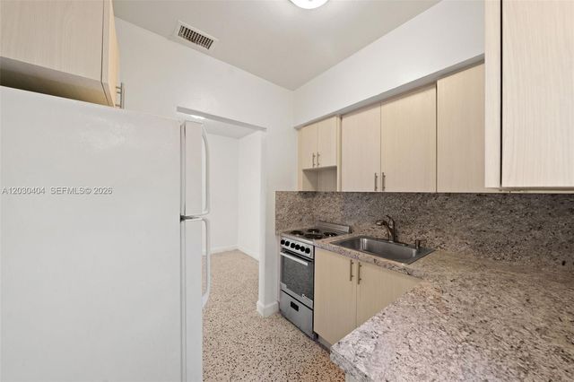 3211 NW 13th Ter 3211, Miami, FL 33125