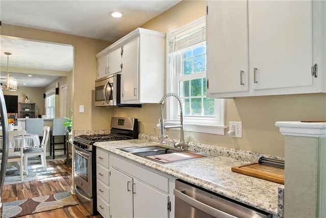 435 Dauphin LN, Virginia Beach, VA 23452