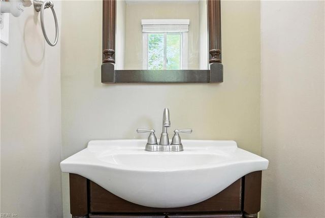 435 Dauphin LN, Virginia Beach, VA 23452