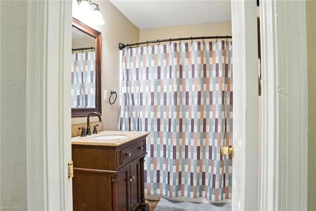 435 Dauphin LN, Virginia Beach, VA 23452