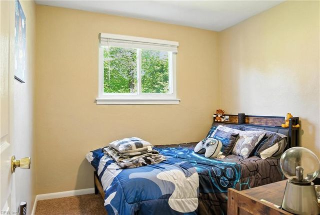 435 Dauphin LN, Virginia Beach, VA 23452