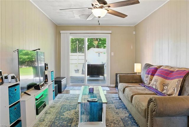 435 Dauphin LN, Virginia Beach, VA 23452