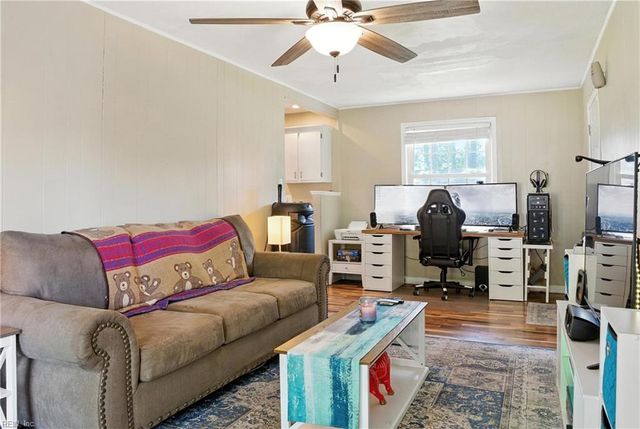 435 Dauphin LN, Virginia Beach, VA 23452
