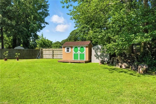 435 Dauphin LN, Virginia Beach, VA 23452