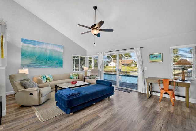 10 FLEMING COURT, Palm Coast, FL 32137