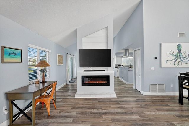 10 FLEMING COURT, Palm Coast, FL 32137