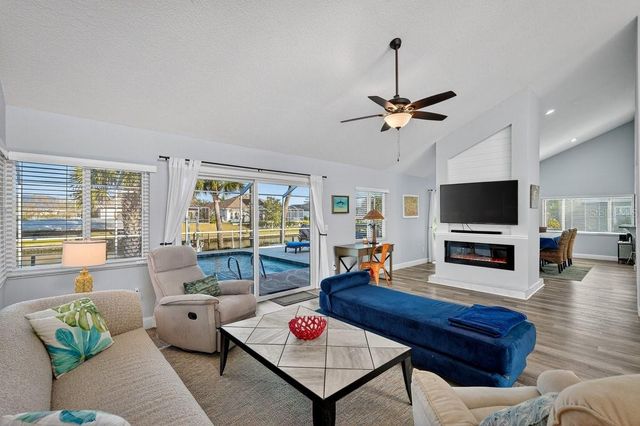 10 FLEMING COURT, Palm Coast, FL 32137