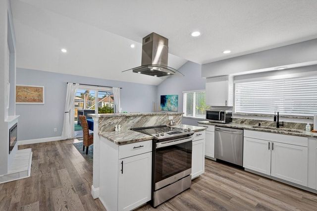 10 FLEMING COURT, Palm Coast, FL 32137