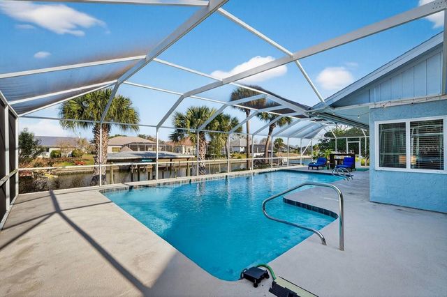 10 FLEMING COURT, Palm Coast, FL 32137