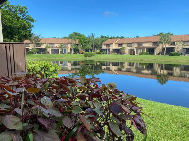 3961 Cocoplum Circle F, Coconut Creek, FL 33063