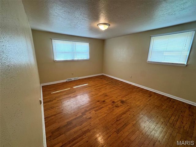 213 South Street, Wellsville, MO 63384