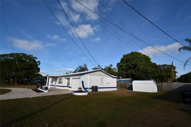 2255 LESLEE LAKE DRIVE N, St Petersburg, FL 33713