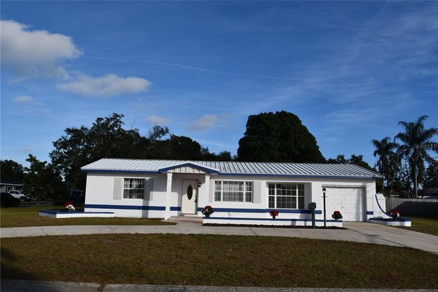 2255 LESLEE LAKE DRIVE N, St Petersburg, FL 33713