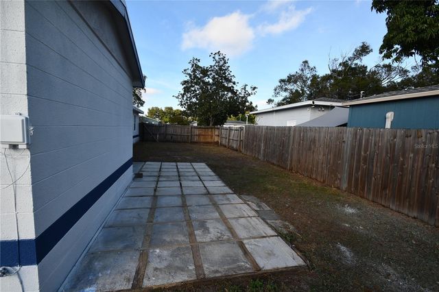 2255 LESLEE LAKE DRIVE N, St Petersburg, FL 33713