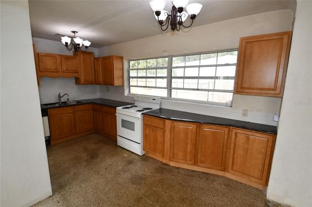 2255 LESLEE LAKE DRIVE N, St Petersburg, FL 33713