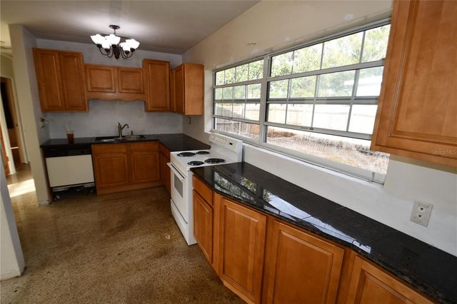 2255 LESLEE LAKE DRIVE N, St Petersburg, FL 33713