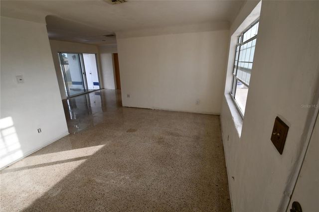 2255 LESLEE LAKE DRIVE N, St Petersburg, FL 33713